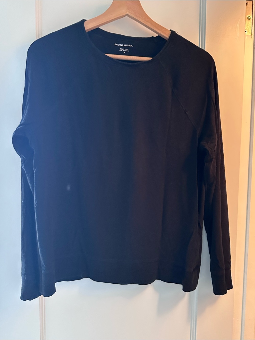 Banana Republic Women’s Black Crewneck Pullover